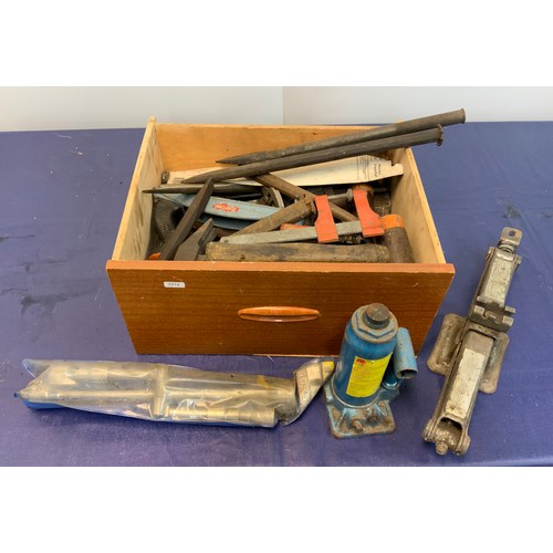 7 - SUNDRY BOX TOOLS & 2 X CAR JACKS