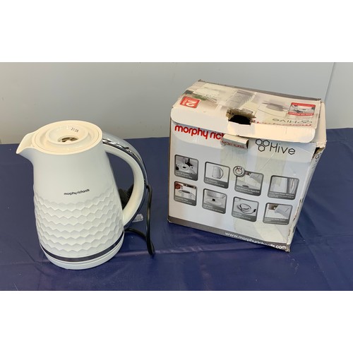 70 - MORPHY RICHARDS 1.5 LITRE JUG KETTLE WHITE RRP £28.99