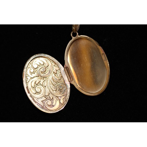 203 - 375 (9K) GOLD NECKLACE (A/F) & OVAL PATTERNED LOCKET - 3.60G ( P23101347 / C )