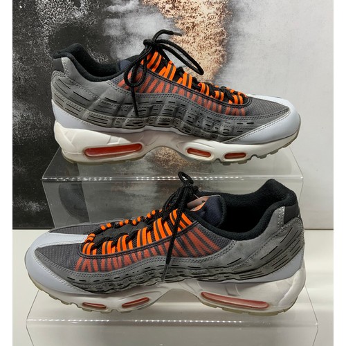 134 - NIKE AIR MAX 95 KIM JONES BLACK 'TOTAL ORANGE' TRAINERS SIZE 9 RRP £119.99 ( ACC/29/POCA/P24020172 )