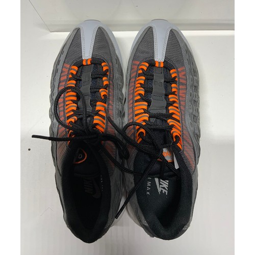 134 - NIKE AIR MAX 95 KIM JONES BLACK 'TOTAL ORANGE' TRAINERS SIZE 9 RRP £119.99 ( ACC/29/POCA/P24020172 )