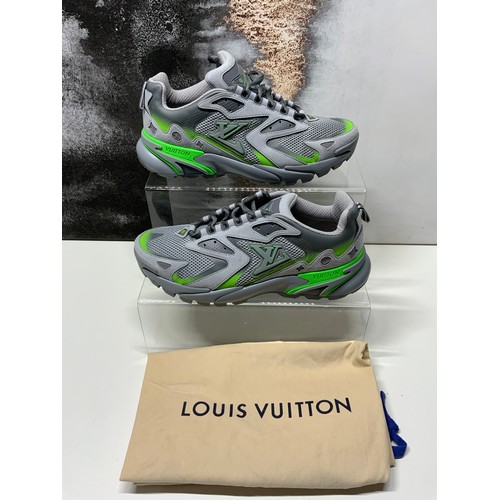 128 - LOUIS VUITTON RUNNER TATIC SNEAKERS 'GREY NEON GREEN' SIZE 8 1/2 RRP £1683 ( ACC/34/POCA/P24020173 )