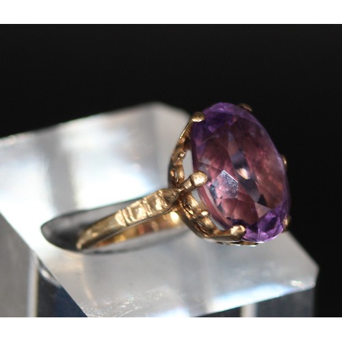 218 - ANTIQUE 9CT GOLD & AMETHYST RING ( P23066359 / C )