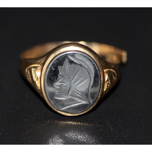 220 - 9CT GOLD HEMATITE CENTURION SIGNET RING (A/F) 3.38G ( P23066359 / C )