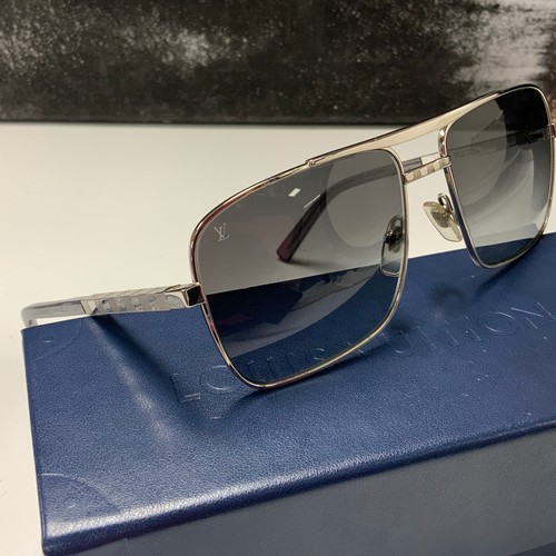 125 - LOUIS VUITTON ATTITUDE SUNGLASSES IN BOX RRP £460 ( ACC/26/POCA/P24020099 )