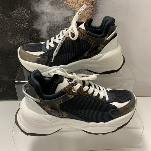 129 - LOUIS VUITTON RUN 55 TRAINERS SIZE 37 - UK 4  RRP £945 ( ACC/27/POCA /P24020138)