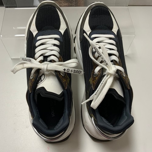 129 - LOUIS VUITTON RUN 55 TRAINERS SIZE 37 - UK 4  RRP £945 ( ACC/27/POCA /P24020138)