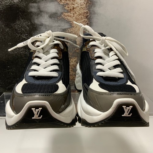 129 - LOUIS VUITTON RUN 55 TRAINERS SIZE 37 - UK 4  RRP £945 ( ACC/27/POCA /P24020138)