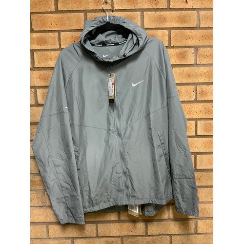 51 - NEW WITH TAGS - NIKE MILER JACKET SMOKE GREY SIZE L RRP £73 & NEW WITH TAGS NIKE CHALLENGER DRI ... 