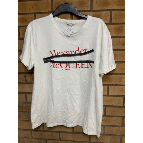 95 - ALEXANDER MCQUEEN ZIP T-SHIRT SIZE XXL RRP £220 ( ACC/03/POCA /P24020106)