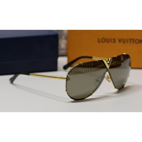 199 - LOUIS VUITTON LV DRIVE AVIATOR SUNGLASSES IN BOX - COST WHEN NEW APPROX £500+ (P21052121 )