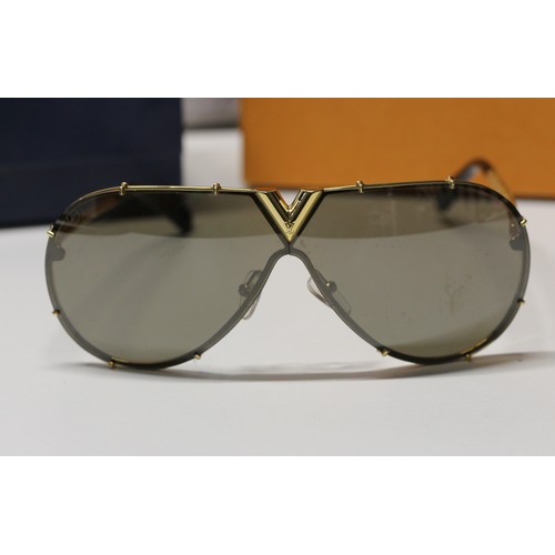 199 - LOUIS VUITTON LV DRIVE AVIATOR SUNGLASSES IN BOX - COST WHEN NEW APPROX £500+ (P21052121 )