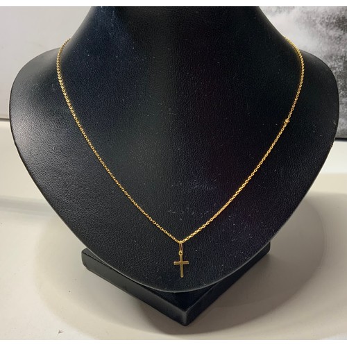 201 - 9CT GOLD CHAIN & 9CT GOLD SMALL CROSS PENDANT 1.71G ( P23066359 / C )