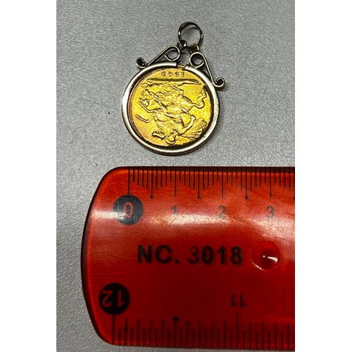 225 - 9CT GOLD MOUNT SET WITH 22CT? GOLD SOVEREIGN ST GEORGE 1903 PENDANT - ONLINE £450+ (P24013367 )