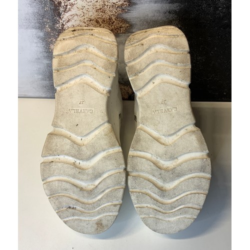 182 - CARVELA LOGIC TRAINERS SIZE 37 UK 4 - COST NEW £119 ( AKP/4 P21188831)