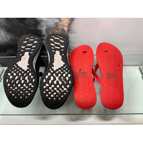 191 - CALVIN KLEIN FLIP FLOPS RED SIZE 44 & NIKE BLACK RUNNING SHOES SIZE 11.5 TOTAL RRP £85 ( P231851... 