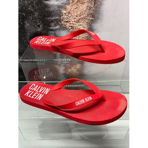 191 - CALVIN KLEIN FLIP FLOPS RED SIZE 44 & NIKE BLACK RUNNING SHOES SIZE 11.5 TOTAL RRP £85 ( P231851... 