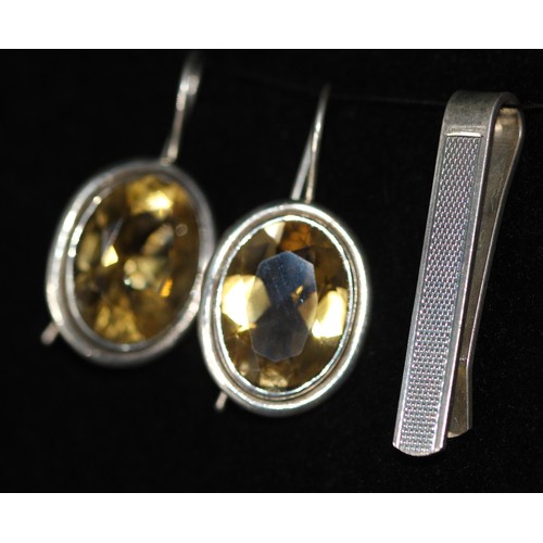 224 - PAIR OF SILVER CITRINE EARRINGS ONLINE £50+ & VINTAGE SILVER 925 TIE PIN ( P23066348 / C )