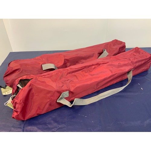 200 - 2 X TESCO FOLDING CAMPING CHAIRS IN BAG (RED) TOTAL RRP £26.50 ( P23078825 / C )