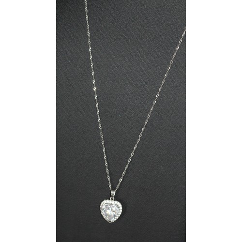 228 - SILVER 925 NECKLACE WITH SILVER 925 HEART PENDANT ( P23231896 / C )