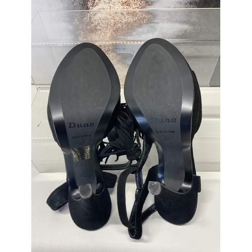 180 - DUNE SUEDE TASSEL HEELS SIZE 37 - AS NEW RRP APPROX £90 ( P20212325 / a )