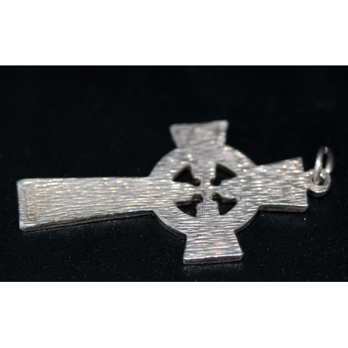 226 - METAL CROSS IN BOX GERMAN SILVER RRP £100 ( P23230289 / a )