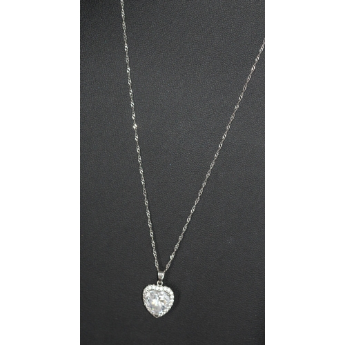 228 - SILVER 925 NECKLACE WITH SILVER 925 HEART PENDANT ( P23231896 / C )