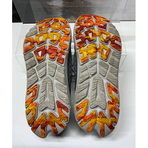 183 - HOKA KAWANA GREY AND ORANGE SIZE 9 RRP £125 ( ACC/33/POCA/P24020166 )