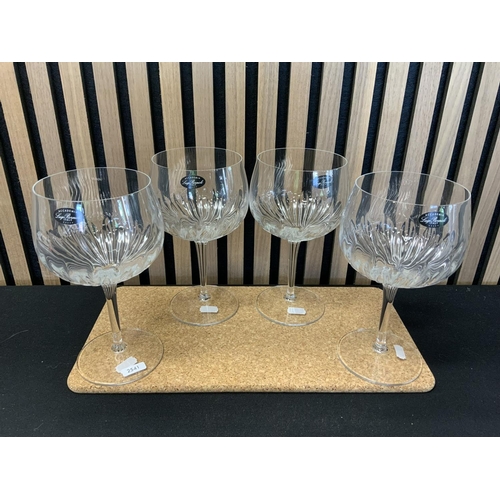 171 - 4 ACCADEMIA LARGE GIN GLASSES & CORK PLACEMAT TOTAL RRP £45