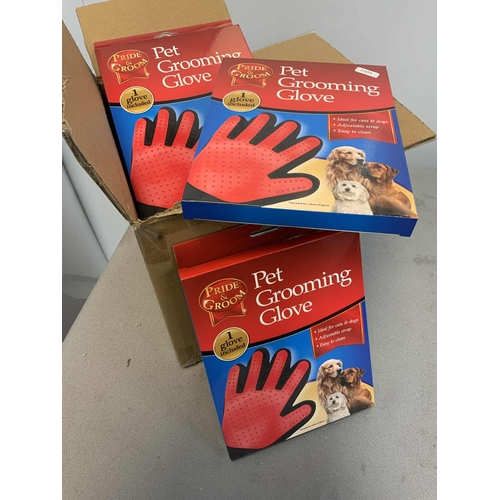110 - 12 X PRIDE & GROOM PET GROOMING GLOVES RRP £120+