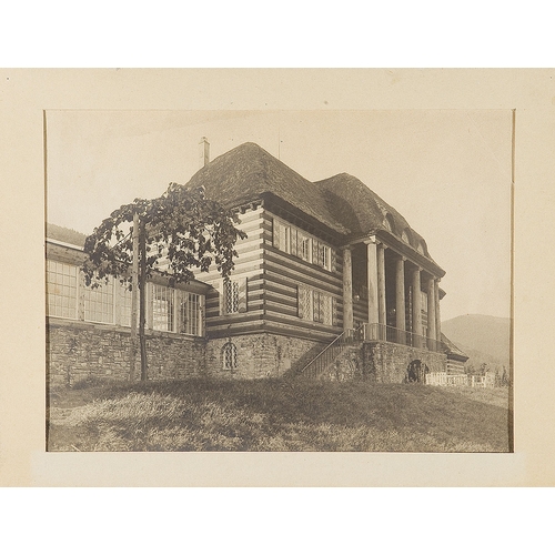 57 - UNKNOWN PHOTOGRAPHER Villa Primavesi in WinkelsdorfSilver gelatin deduction/paper, 27.5 x 38 cmverso... 