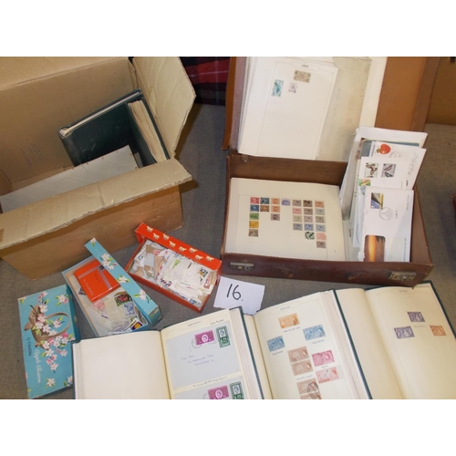 16 - Collections and Mixed Lots; A box and a broken old case with 4-volume Commonwealth collection up to ... 