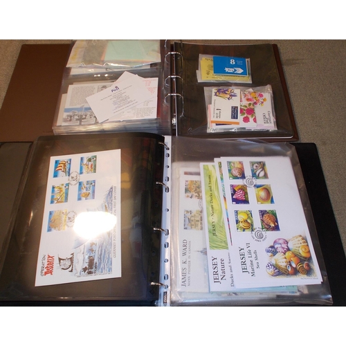 606 - United Kingdom Collections and Mixed Lots; an album of Channel Is./I.o.M. booklets (inc. PSBs). Also... 