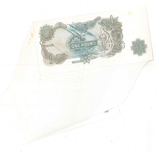 71 - Banknotes; UK; Bank of England; 1963-67 Hollom £1 note (prefix B07T) consecutive run of 30. Near to ... 