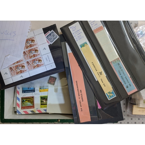 272 - New Zealand; small box of items in packets, on stockcards, etc. Much is standard, but a good scatter... 