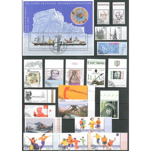 226 - Germany; Unified; 1997-2004 fine used (c.t.o.) collection in stock-book, all-different. Cat.£1,196 (... 