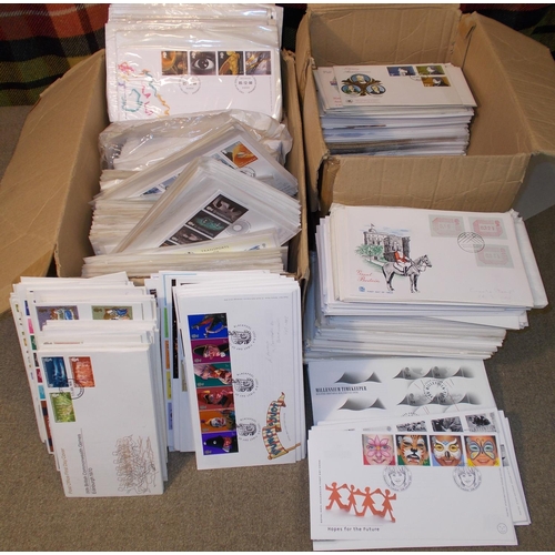 394 - UK; First Day Covers; [This, and the following three lots, are a clear-out of our own bulk stock of ... 