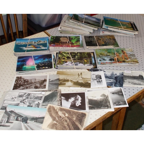 109 - Postcards; New Zealand; box of mainly modern mixed cards, but inc. small packet of older (which inc.... 