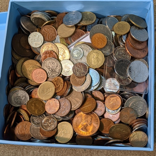 109 - Coins; a box with approx.7.5kg of loose world coins (small percentage UK), mainly quite modern. (100... 