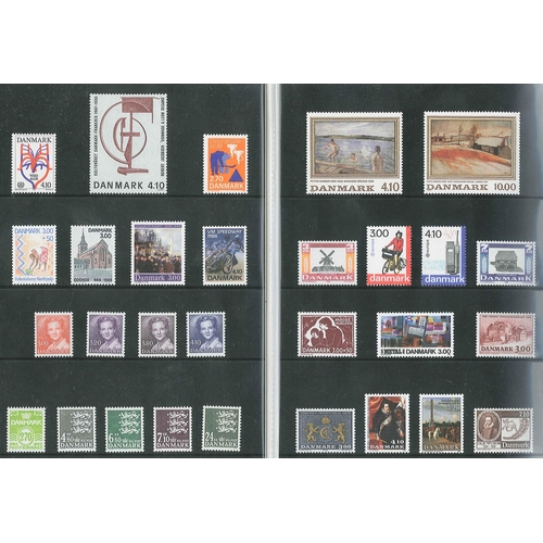 1300 - Denmark; 1988 year pack with 29 u.m. stamps. Face value c.£16.