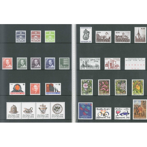 1302 - Denmark; 1990 year pack with 30 u.m. stamps. Face value c.£15.