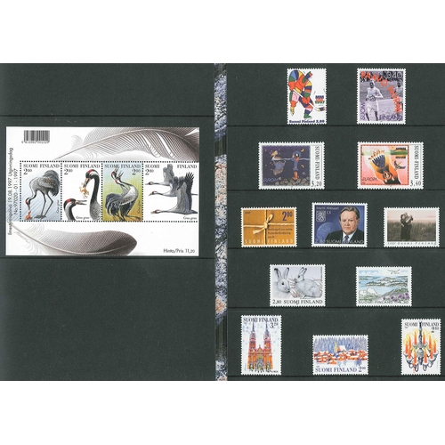 1370 - Finland; 1997 year pack with 12 stamps and 1 m.s. u.m.