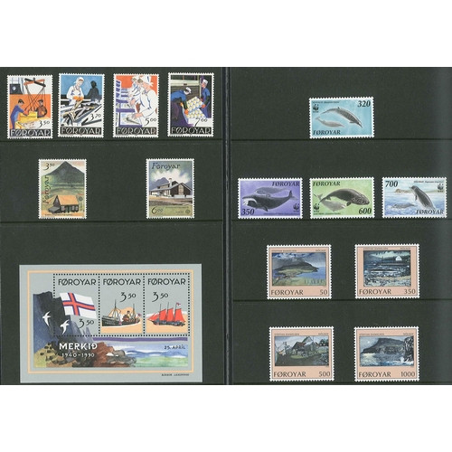 1353 - Faroe Islands; 1990 year pack with 14 stamps and 1 m.s. u.m.