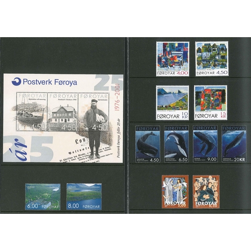 1363 - Faroe Islands; 2001 year pack with 24 stamps and 1 m.s. u.m.