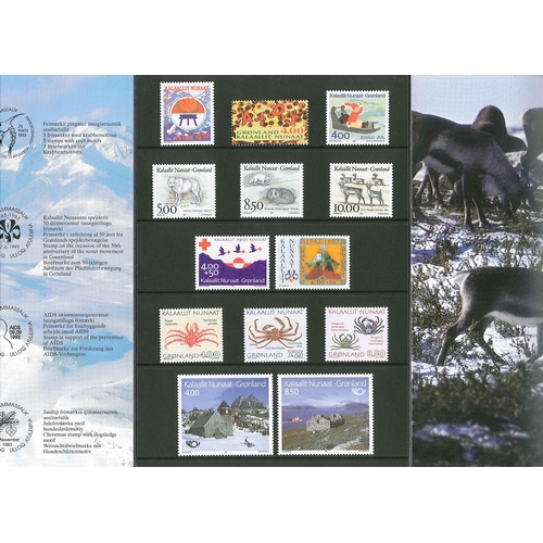 1495 - Greenland; 1993 year pack with 13 u.m. stamps.