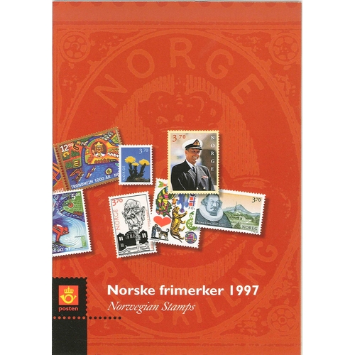 2139 - Norway; 1997 year pack with 32 stamps, 1 booklet, and 1 booklet block u.m.