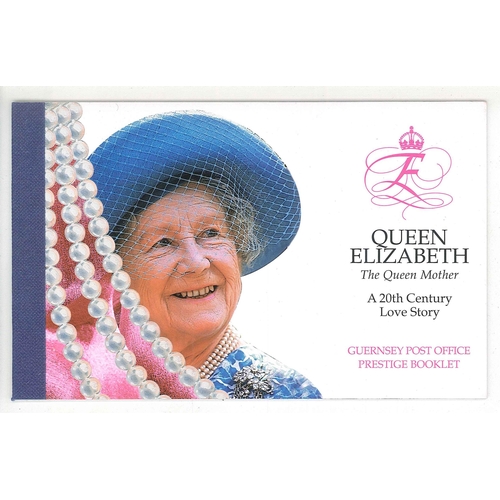 2895 - Guernsey; 1999 Queen Mother £7.50 prestige booklet u.m.