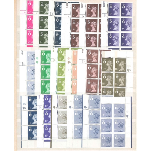 347 - UK Country Stamps; Northern Ireland; 1971-onwards Machins in u.m. cylinder blocks of six u.m. - 49 d... 