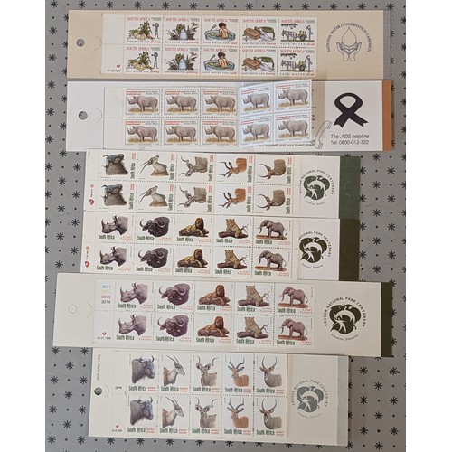 248 - South Africa; Booklets; 1993-2001 selection of 29 different mint. Cat.£181.... 