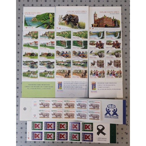 248 - South Africa; Booklets; 1993-2001 selection of 29 different mint. Cat.£181.... 